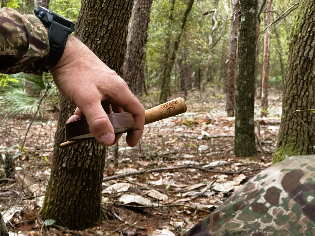 glasscall for turkey in hunters hands